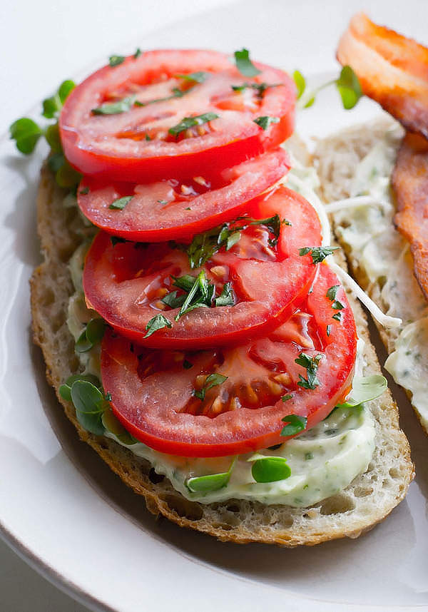 Heirloom Marinated Tomato BLT with Clean, Homemade 1 minute Basil Garlic Mayonnaise. Made with 5 ingredients you already have in your pantry! 